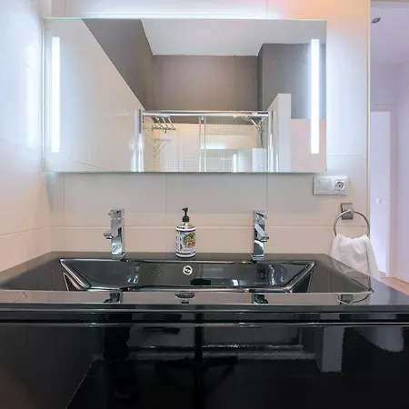 Appartamento San Anton Old Town By Next Stop *