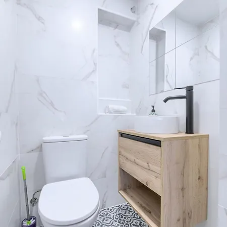 San Anton Old Town By Next Stop Bilbao